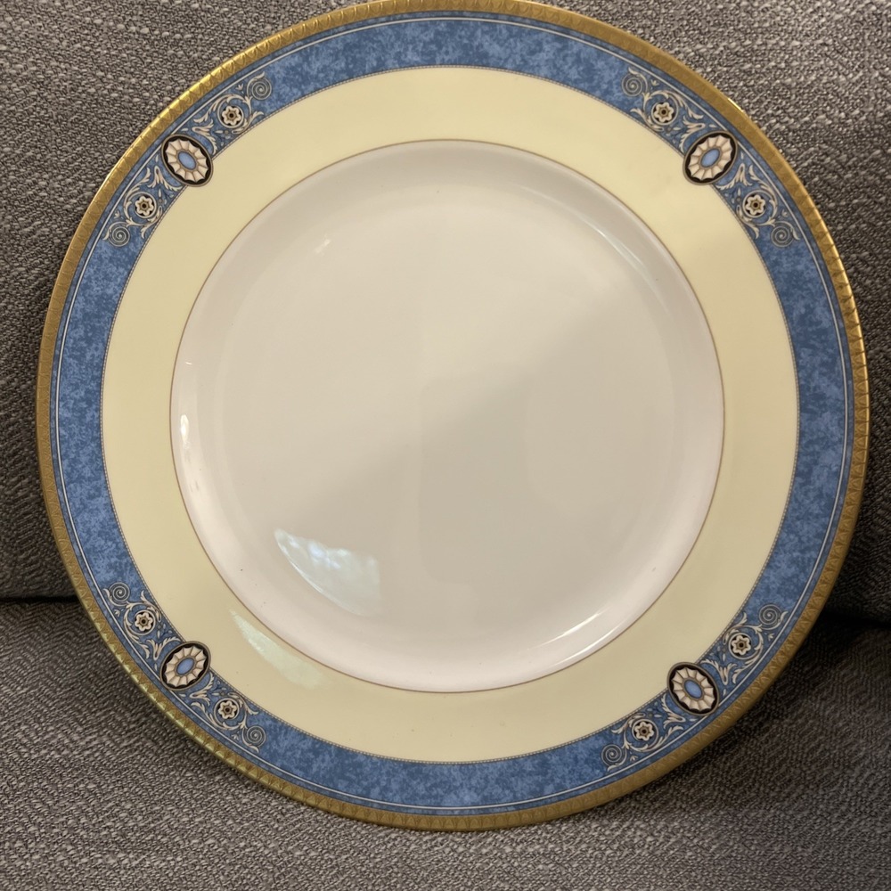 WEDGWOOD MADELEINE 10 3/4" DINNER PLATE BONE CHINA